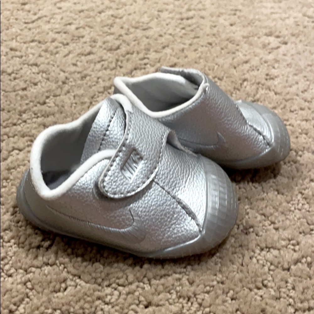 Nike shoes baby
